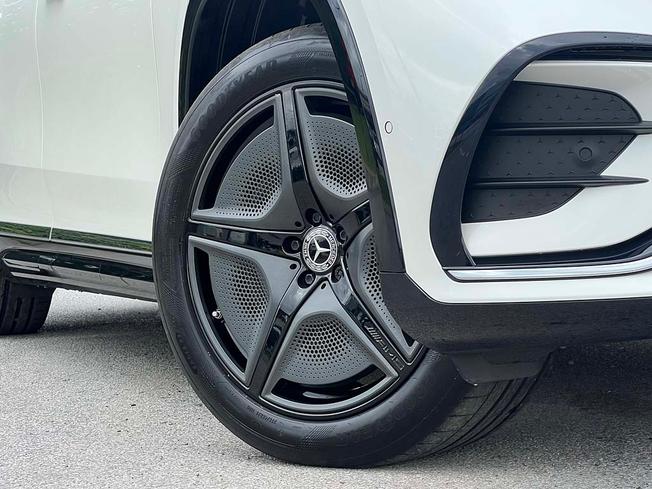 MERCEDES-BENZ Eqs Photo 14