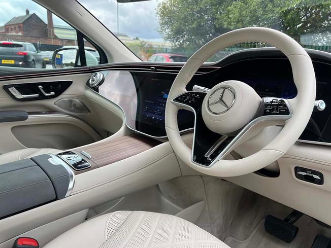 MERCEDES-BENZ Eqs Photo 21