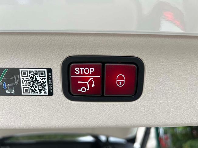 MERCEDES-BENZ Eqs Photo 22