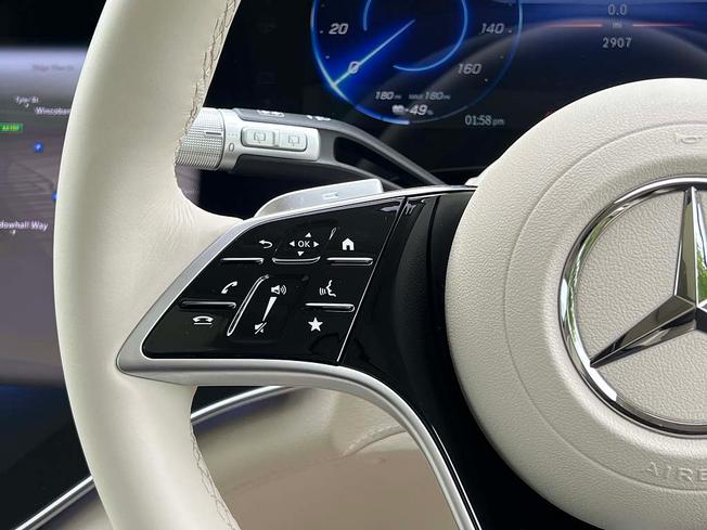 MERCEDES-BENZ Eqs Photo 25