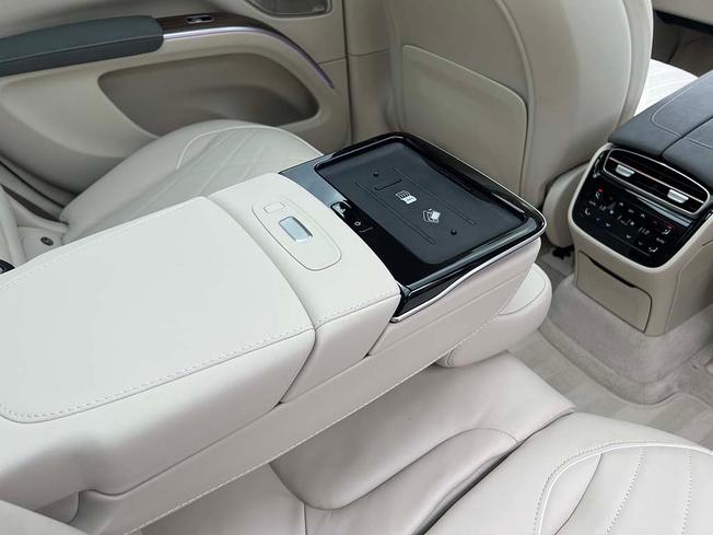 MERCEDES-BENZ Eqs Photo 46