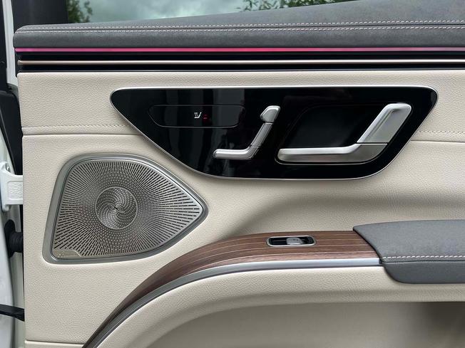 MERCEDES-BENZ Eqs Photo 48