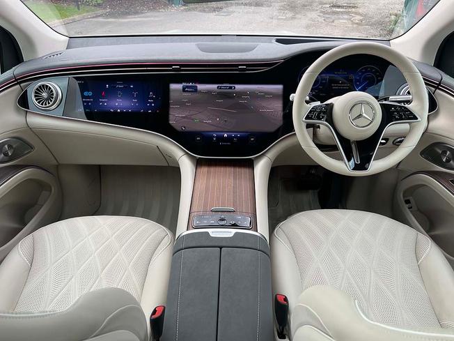 MERCEDES-BENZ Eqs Photo 5