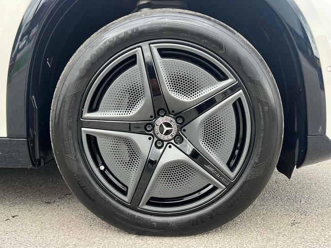 MERCEDES-BENZ Eqs Photo 6