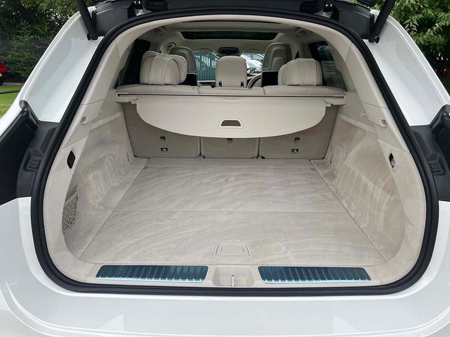 MERCEDES-BENZ Eqs Photo 9