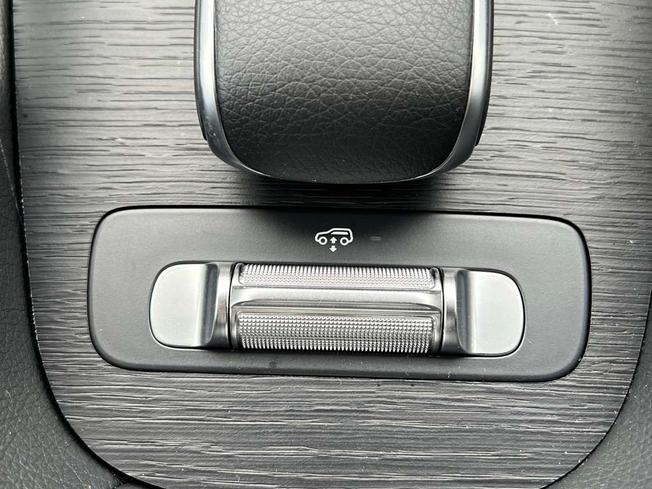 MERCEDES-BENZ Gls Photo 38