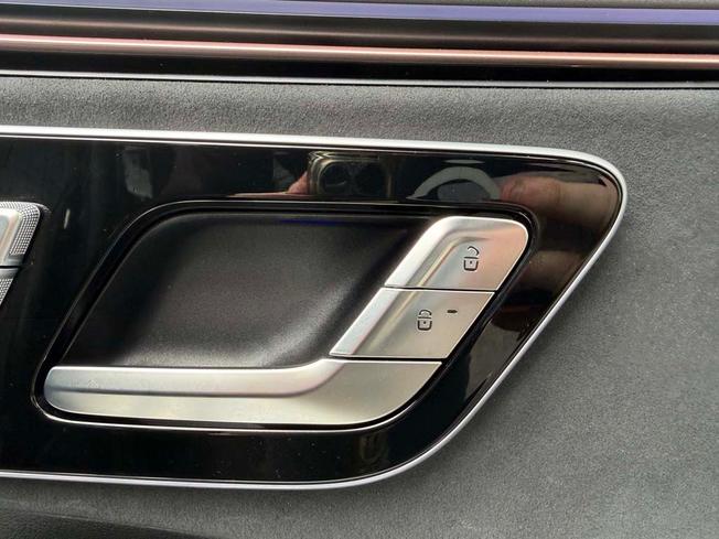 MERCEDES-BENZ Eqe Photo 21