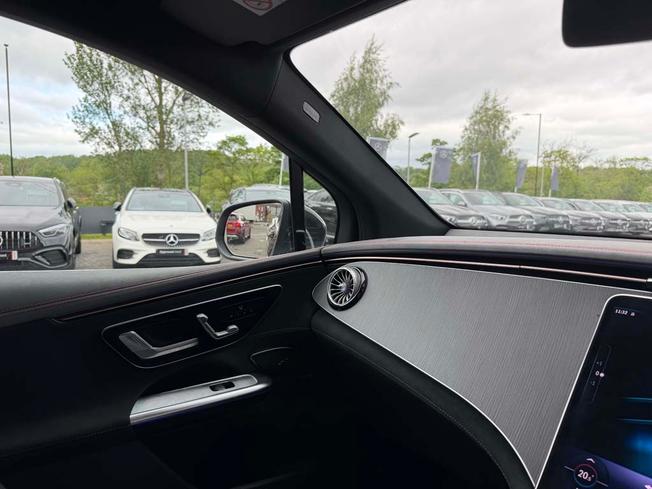 MERCEDES-BENZ Eqe Photo 38