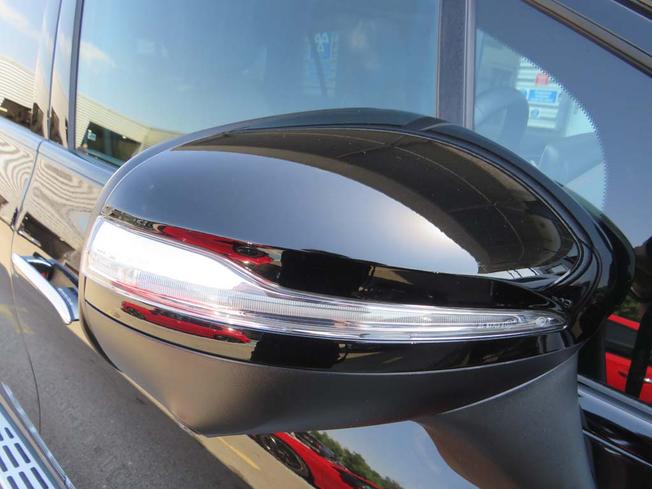 MERCEDES-BENZ Eqe Photo 24