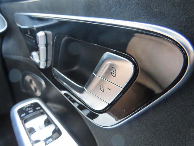 MERCEDES-BENZ Eqe Photo 30