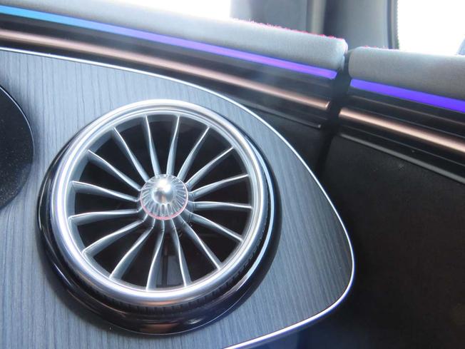 MERCEDES-BENZ Eqe Photo 32