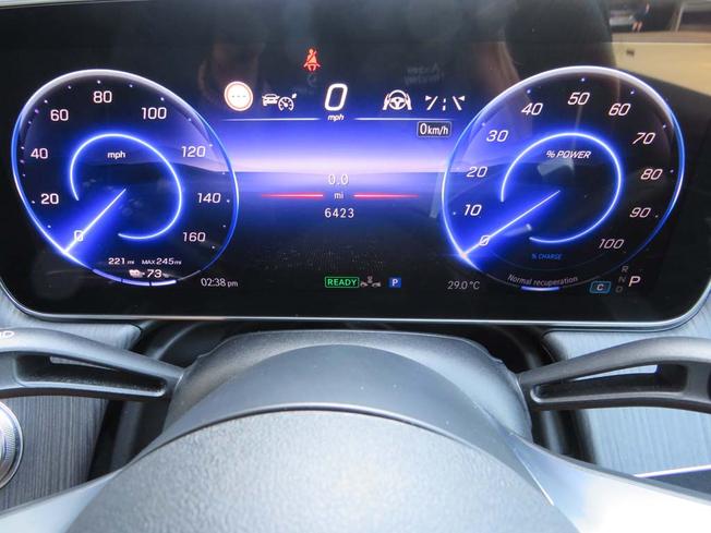 MERCEDES-BENZ Eqe Photo 4