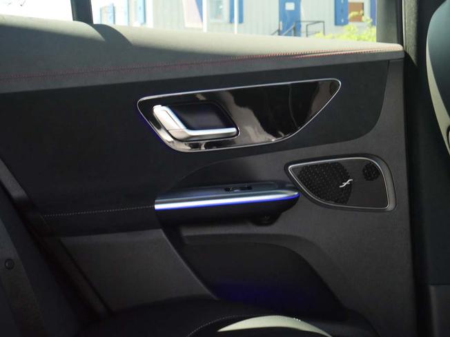 Mercedes-Benz Eqe Photo 38