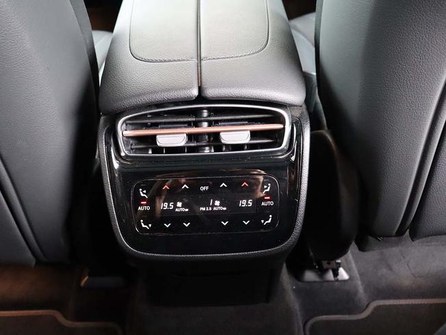 MERCEDES-BENZ Eqe Photo 15