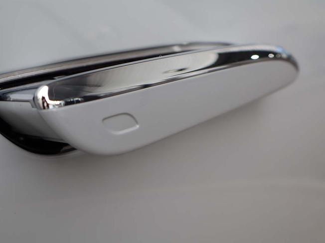 MERCEDES-BENZ Eqe Photo 25