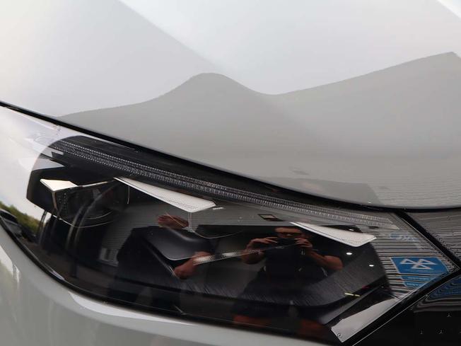 MERCEDES-BENZ Eqe Photo 29