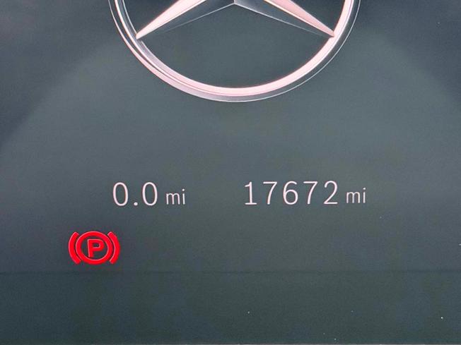 MERCEDES-BENZ Glc Photo 25