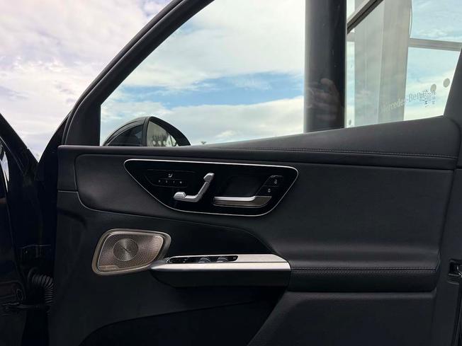 MERCEDES-BENZ Glc Photo 21