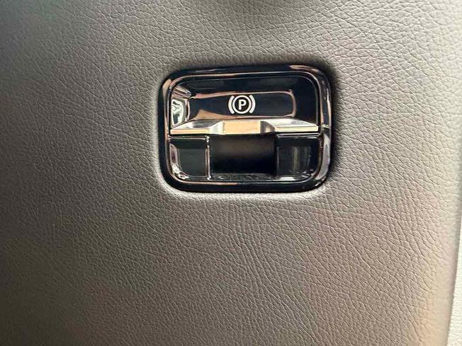 MERCEDES-BENZ Glc Photo 24