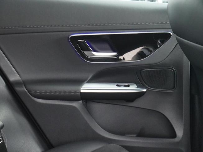 MERCEDES-BENZ Glc Photo 39
