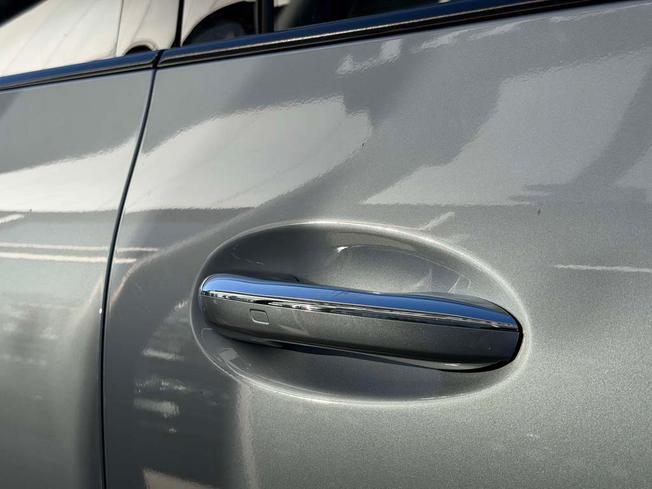 MERCEDES-BENZ Glc Photo 16
