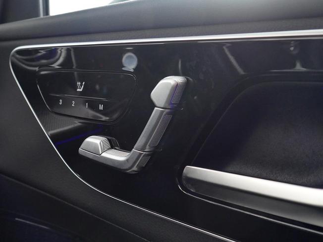 MERCEDES-BENZ Glc Photo 17