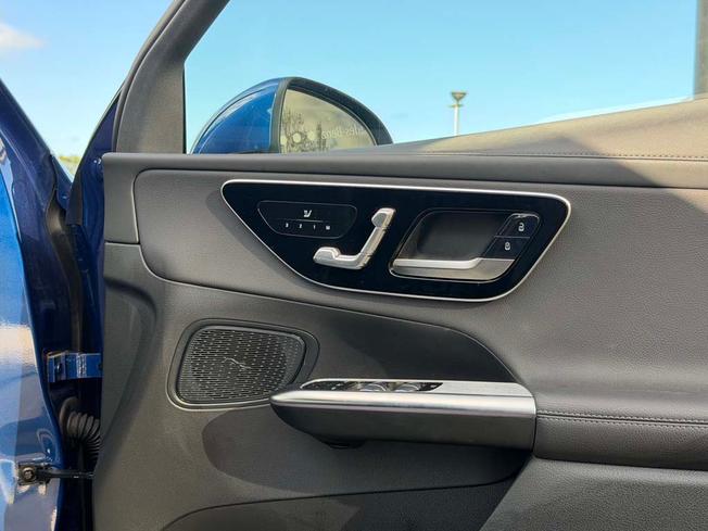 MERCEDES-BENZ Glc Photo 24