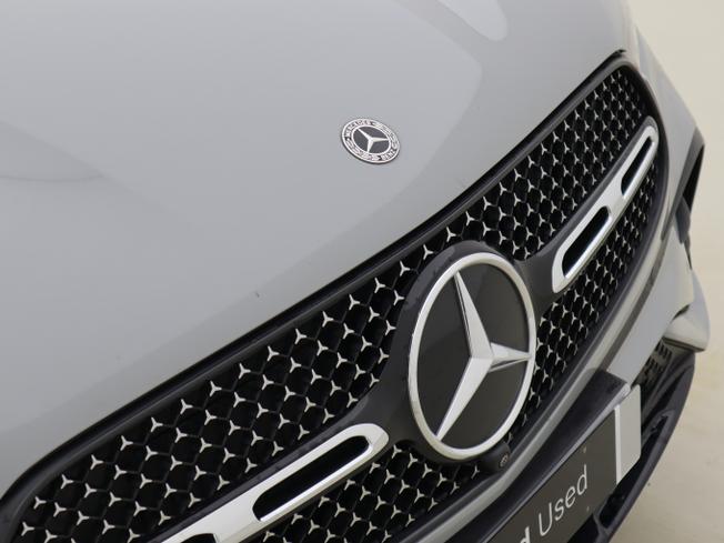 MERCEDES-BENZ GLC Photo 17