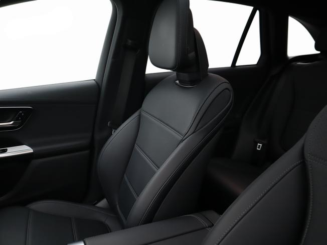 MERCEDES-BENZ GLC Photo 18