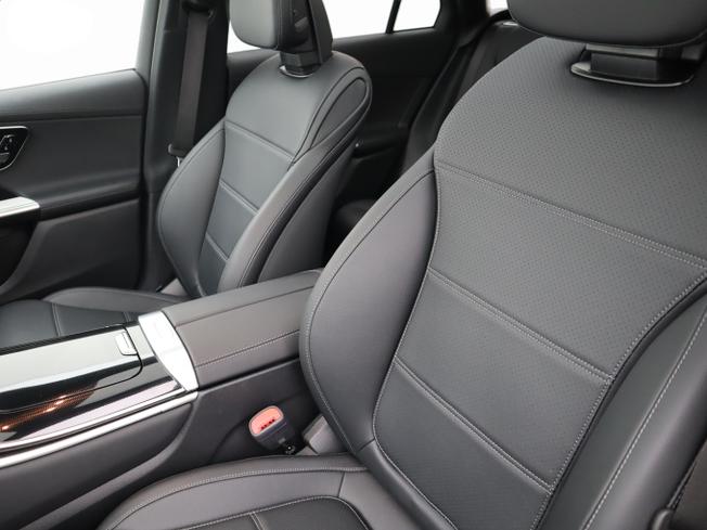 MERCEDES-BENZ GLC Photo 22