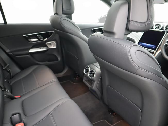 MERCEDES-BENZ GLC Photo 28