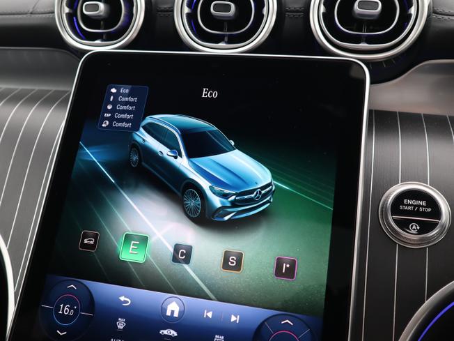 MERCEDES-BENZ GLC Photo 30