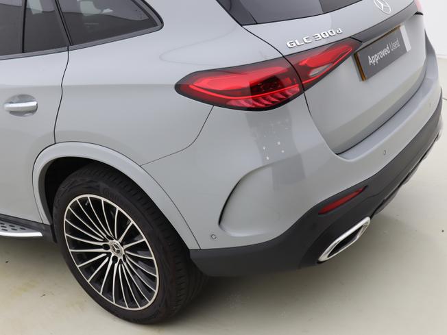 MERCEDES-BENZ GLC Photo 6