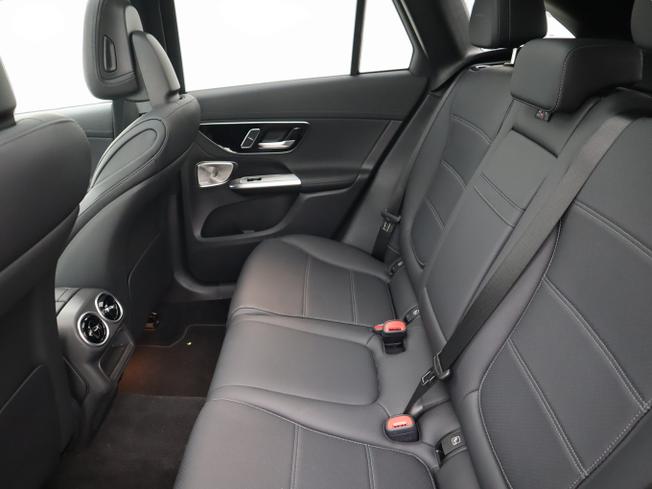 MERCEDES-BENZ GLC Photo 8
