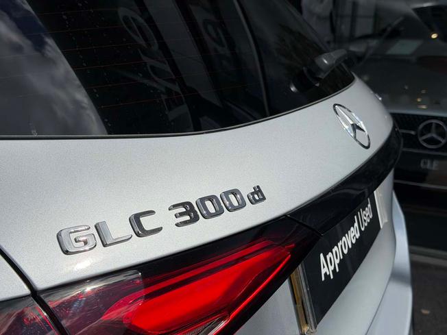 MERCEDES-BENZ Glc Photo 23
