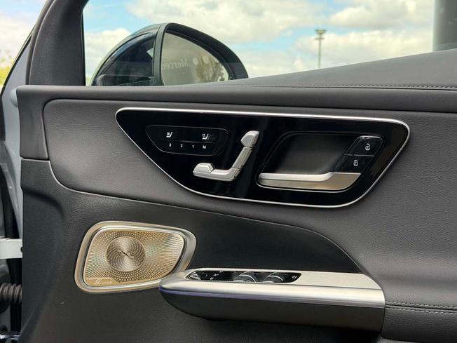 MERCEDES-BENZ Glc Photo 24