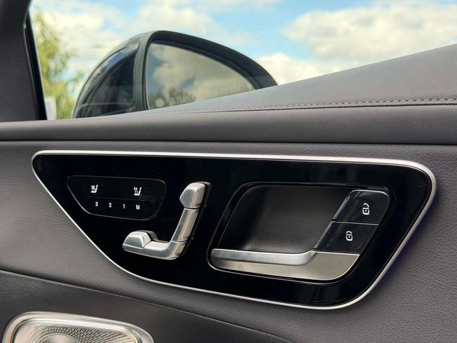 MERCEDES-BENZ Glc Photo 25