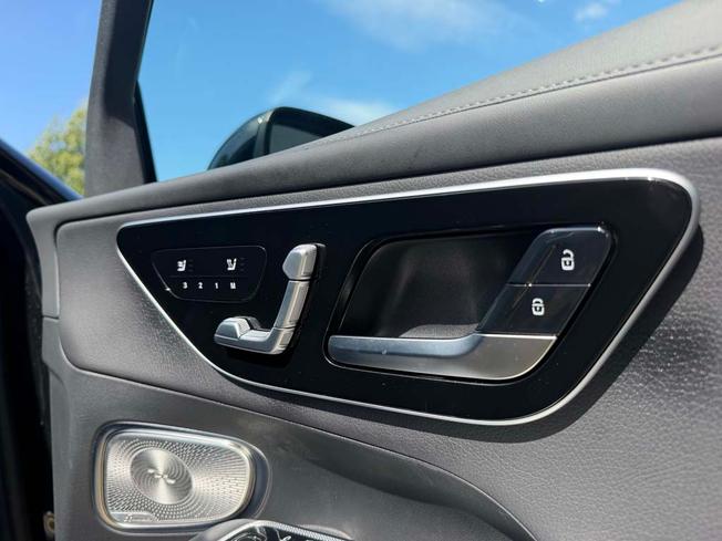 MERCEDES-BENZ Glc Photo 23