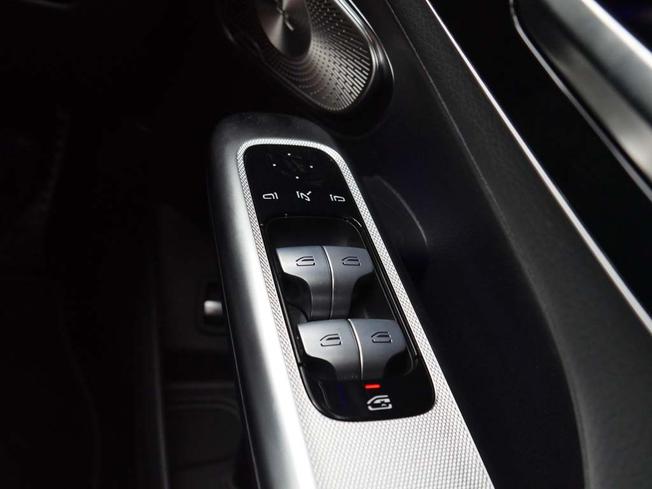 MERCEDES-BENZ Glc Photo 17