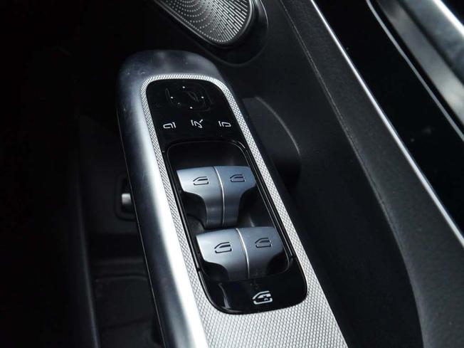 MERCEDES-BENZ Glc Photo 16