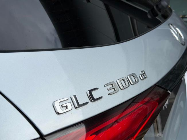 Mercedes-Benz GLC Photo 21
