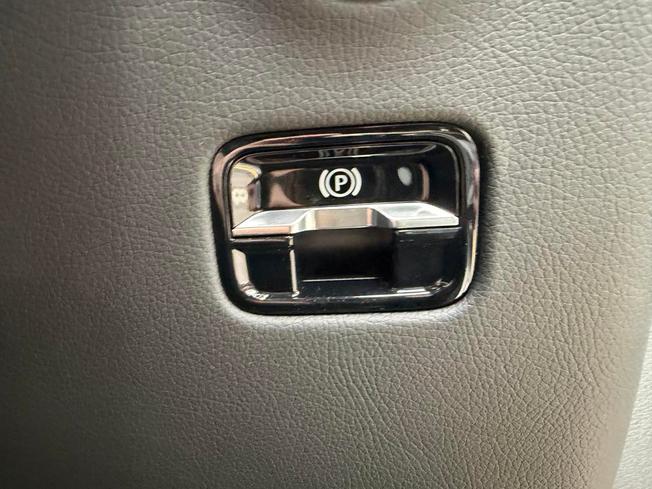 Mercedes-Benz GLC Photo 24