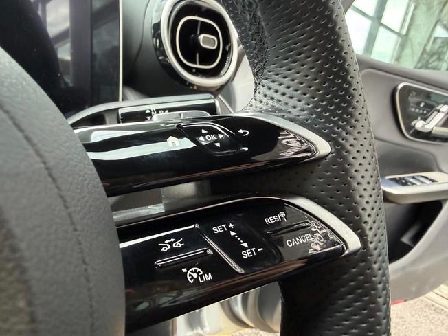 Mercedes-Benz GLC Photo 27