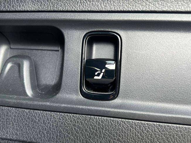 MERCEDES-BENZ Glc Photo 25