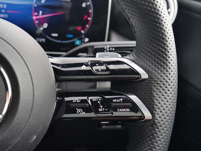 MERCEDES-BENZ Glc Photo 13