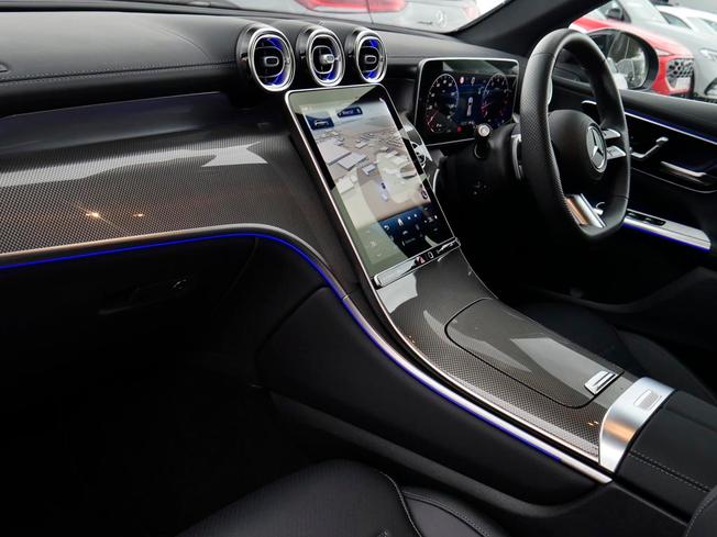Mercedes-Benz GLC Photo 35