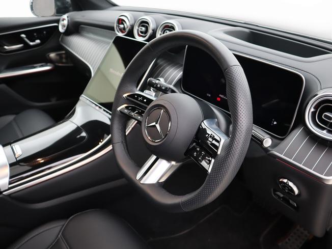 MERCEDES-BENZ GLC Photo 12