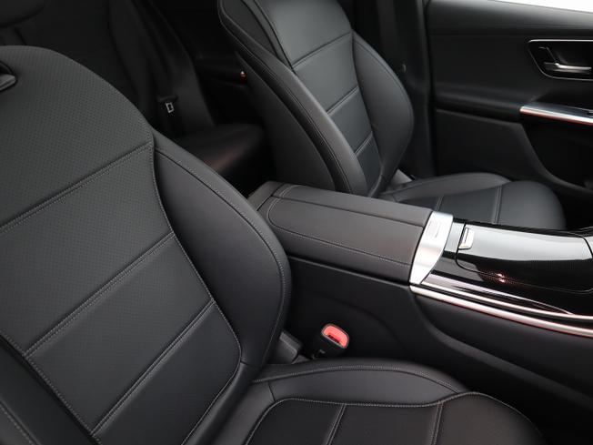 MERCEDES-BENZ GLC Photo 13