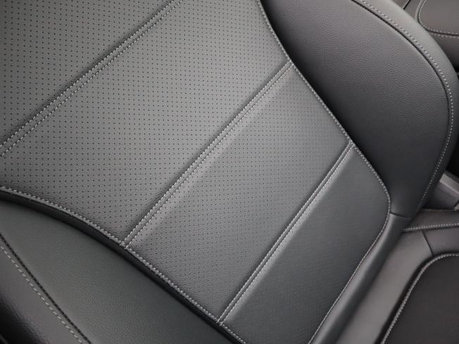 MERCEDES-BENZ GLC Photo 16