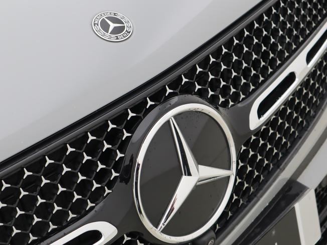 MERCEDES-BENZ GLC Photo 18